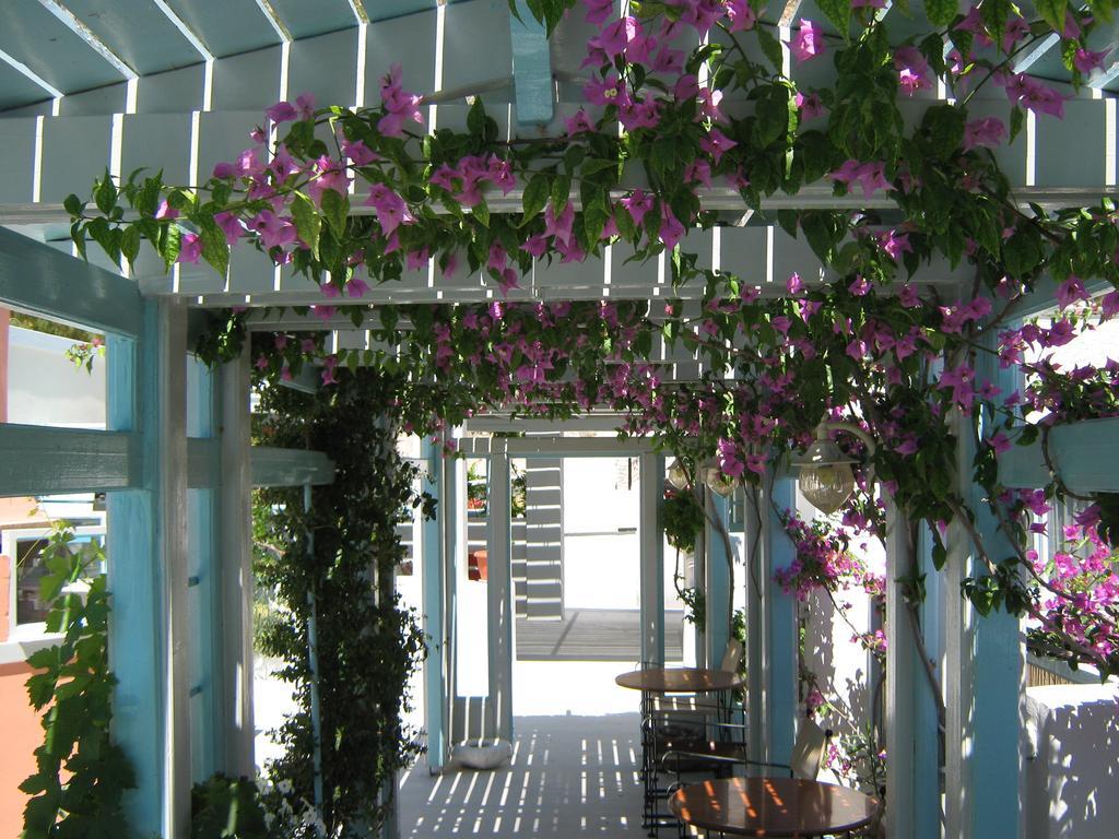 Villa Anneta Kamári Buitenkant foto